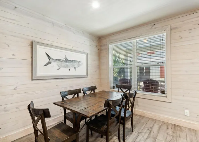 Bottlenose House Apartment *