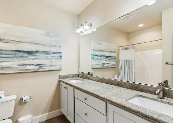 Apartment Bottlenose House